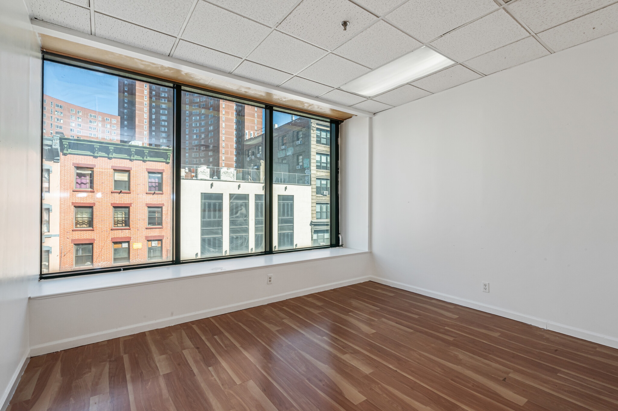 39-41 E Broadway, New York, NY à louer Photo intérieure– Image 1 sur 13