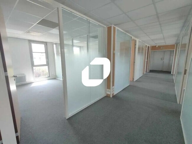Plus de détails pour Bureau à louer