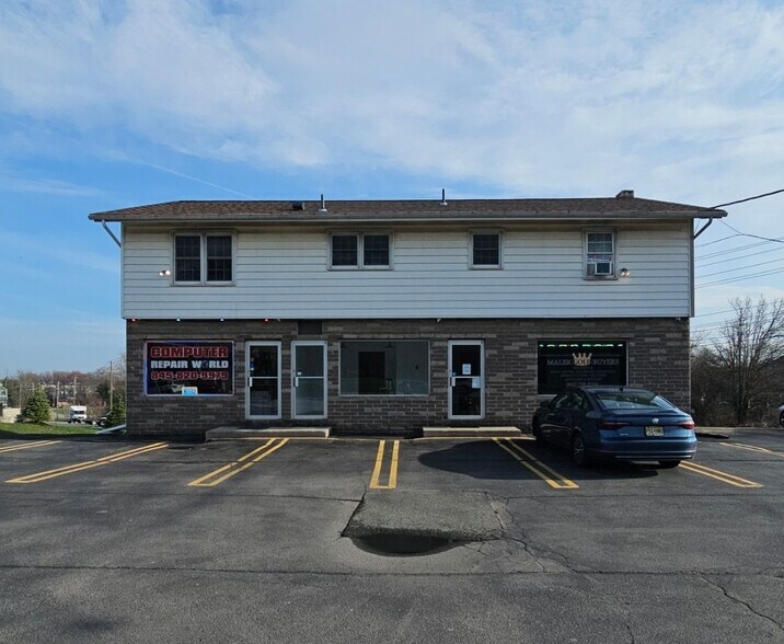 630 E Route 211, Middletown, NY à louer - Photo de l’immeuble – Image 1 sur 13
