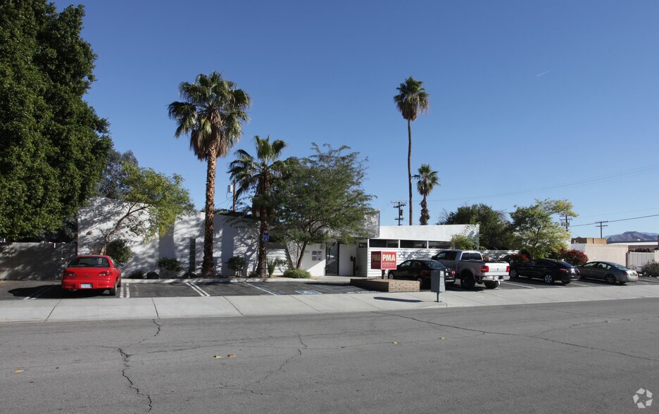 550 S Oleander Rd, Palm Springs, CA à louer - Photo de l’immeuble – Image 2 sur 16