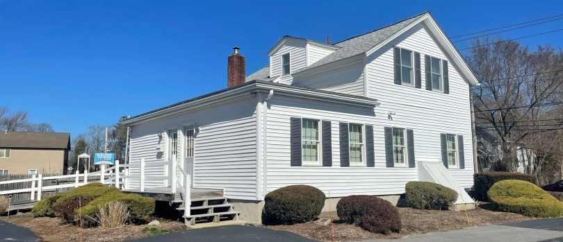 709 Fall River Ave, Seekonk, MA à vendre - Photo de l’immeuble – Image 2 sur 2
