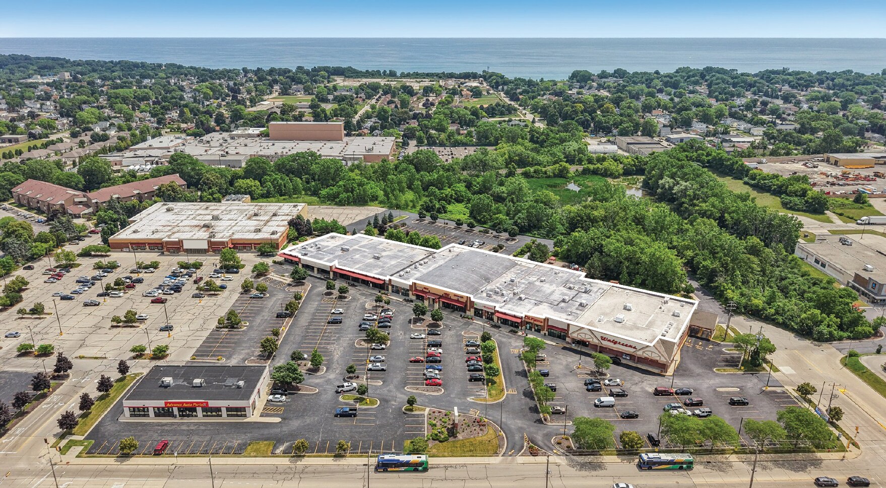 2815-2929 S Chicago Ave, South Milwaukee, WI à louer Photo principale– Image 1 sur 13