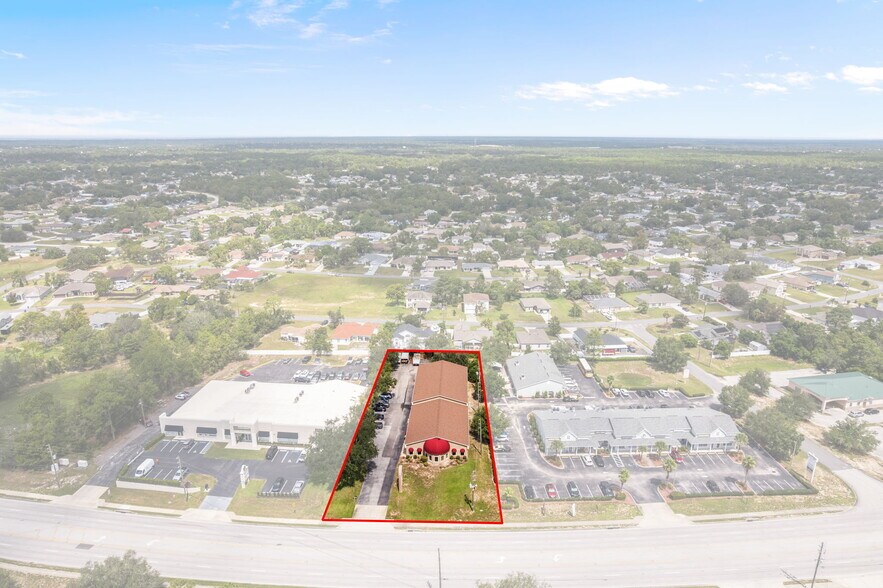 5149 Mariner Blvd, Spring Hill, FL à vendre - Photo de l’immeuble – Image 2 sur 68