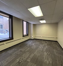 111 2 Ave S, Saskatoon, SK à louer Photo intérieure– Image 2 sur 2