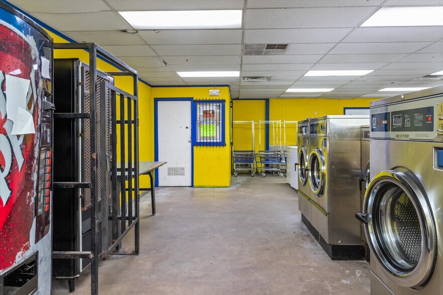 904 N Temple Dr, Diboll, TX à vendre - Photo intérieure – Image 2 sur 29