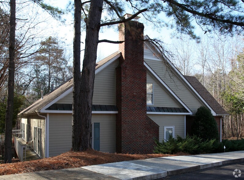 5501 McNeely Dr, Raleigh, NC à louer - Photo de l’immeuble – Image 2 sur 46