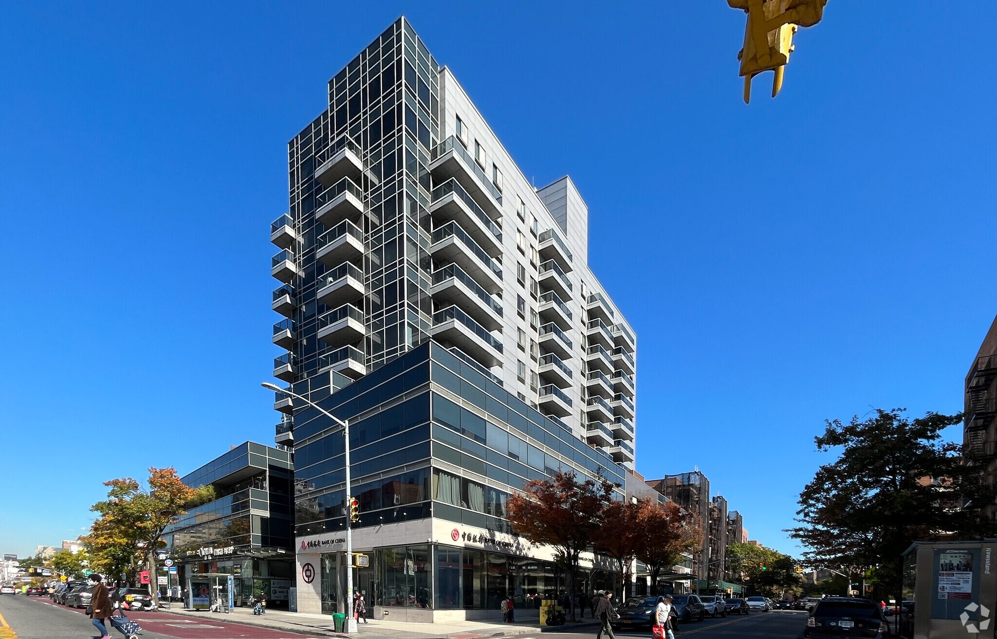 4235 Main St, Flushing, NY à vendre Photo de l’immeuble– Image 1 sur 37