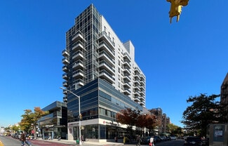 Plus de détails pour 42-35 Main St, Flushing, NY - Logement à vendre