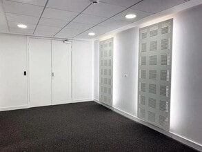 65 Rue Des Trois Fontanot, Nanterre à louer Photo intérieure– Image 2 sur 4