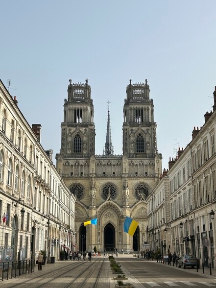 16 Rue Jeanne D'Arc, Orléans à vendre - Photo de l’immeuble – Image 2 sur 8