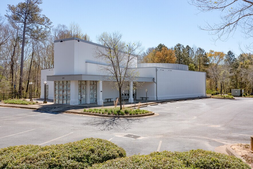2375 Mansell Rd, Alpharetta, GA à louer - Photo de l’immeuble – Image 1 sur 13
