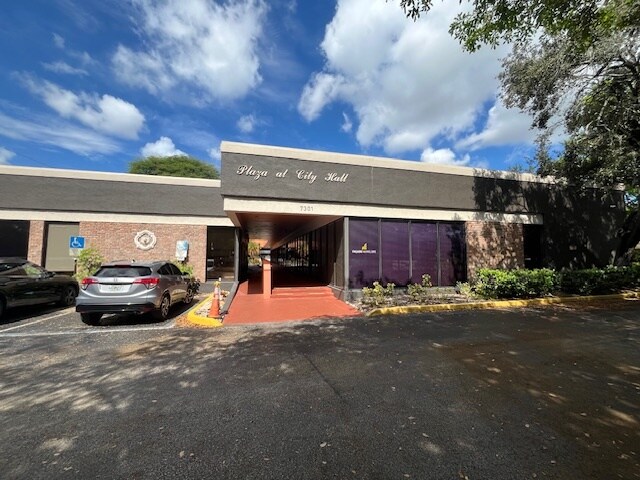 7301 NW 4th St, Plantation, FL à vendre - Photo de l’immeuble – Image 2 sur 15