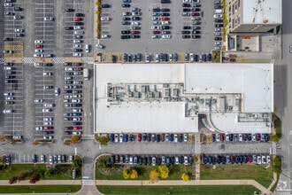2030 York Rd, Oak Brook, IL - VUE AÉRIENNE  vue de carte - Image1