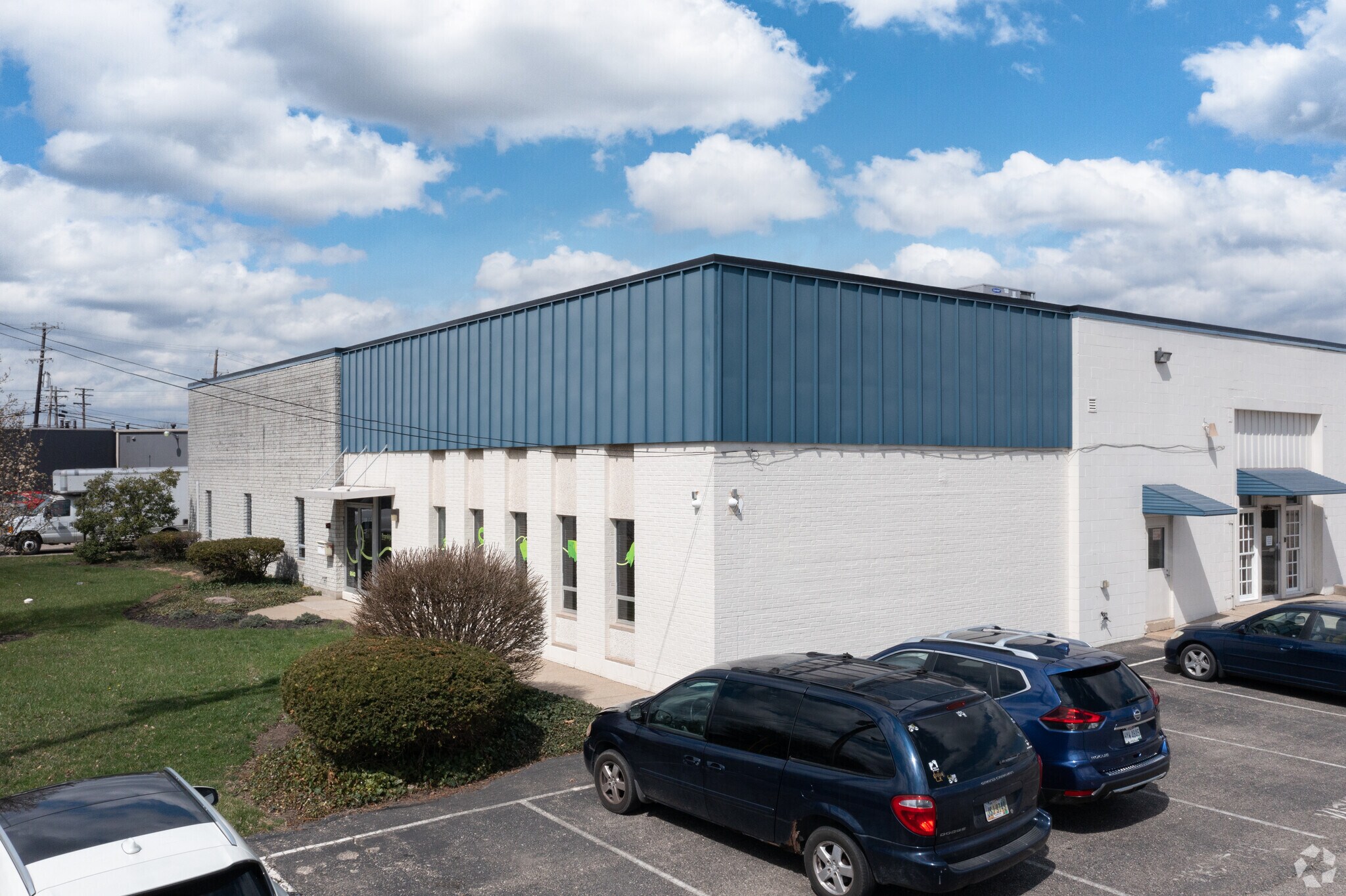 6043 Interstate Cir, Blue Ash, OH à louer Photo principale– Image 1 sur 6
