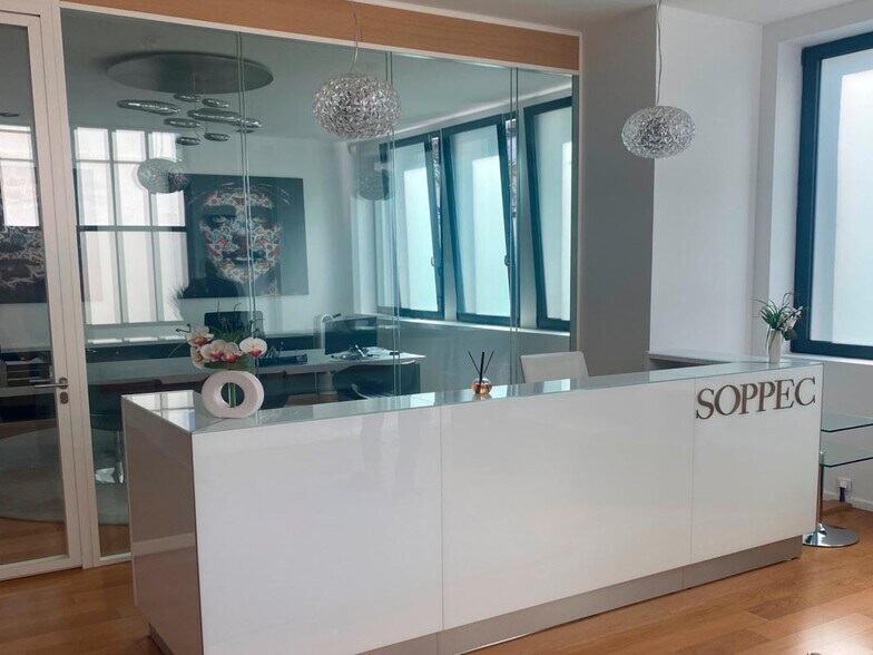 15 Rue Rouget De Lisle, Courbevoie à vendre - Photo intérieure – Image 2 sur 2