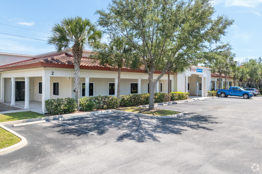 8771 College Pky, Fort Myers, FL à louer - Photo de l’immeuble – Image 2 sur 7