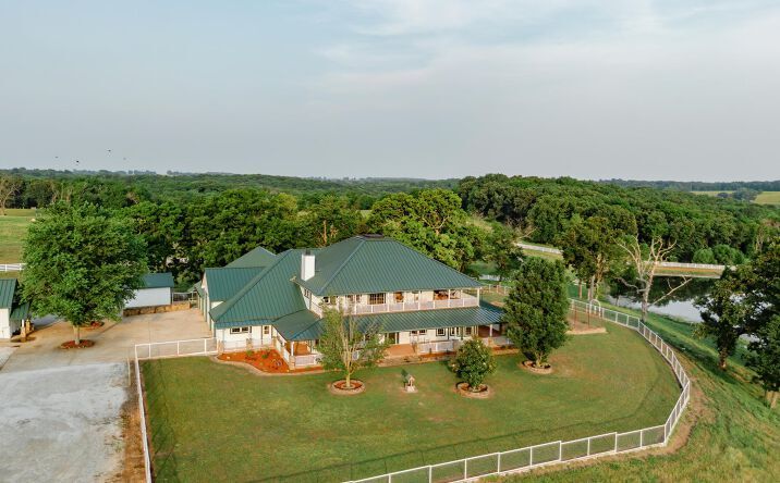 352 MO-245, Dadeville, MO à vendre - Photo principale – Image 1 sur 126