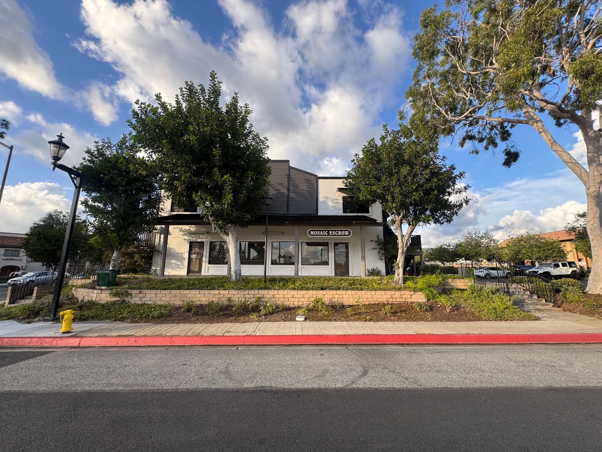 451 W bonita Ave, San Dimas, CA à louer Photo de l’immeuble– Image 1 sur 8