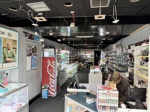 Local commercial dans 101A High St, Scunthorpe à louer Photo intérieure– Image 1 sur 1