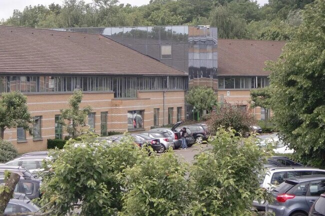 Plus de détails pour Rue Albert Einstein, Champs-sur-Marne - Bureau à vendre