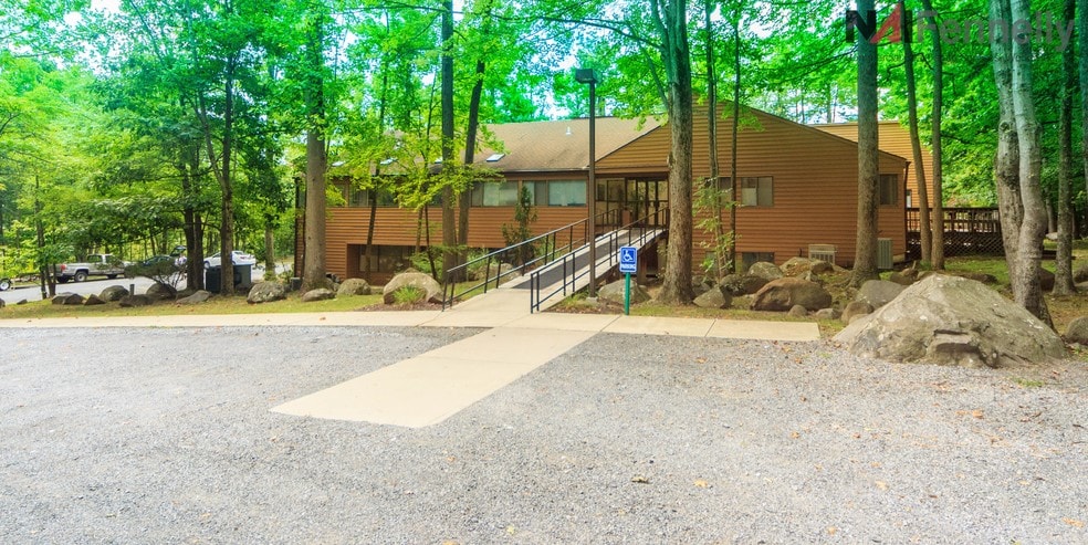 166 Bunn Dr, Princeton, NJ à louer - Photo de l’immeuble – Image 2 sur 26