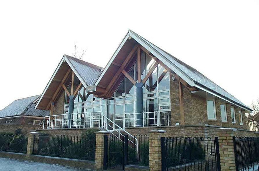 Hurst Rd, East Molesey à louer - Photo de l’immeuble – Image 2 sur 4