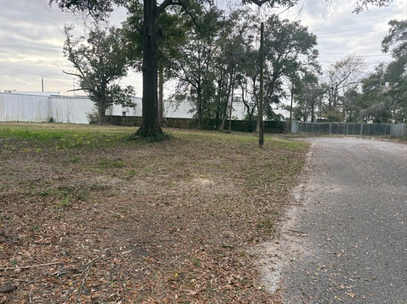 2211 Little Ln, Pensacola, FL à louer - Autre – Image 2 sur 4