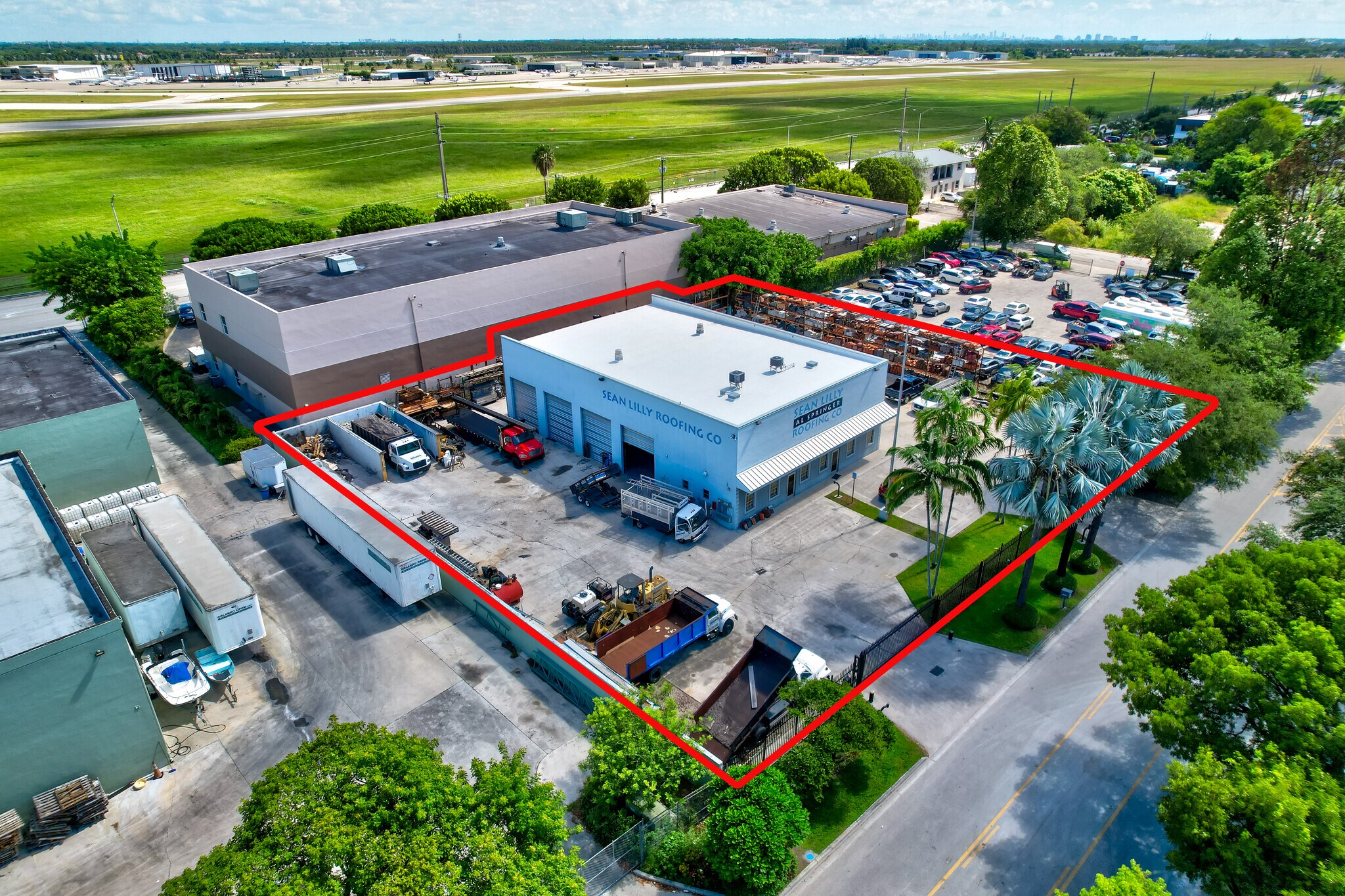 14701 SW 137th St, Miami, FL à louer Photo de l’immeuble– Image 1 sur 56