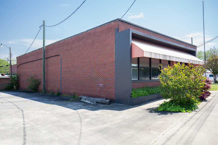 213 E Windsor St, Westminster, SC à vendre - Photo de l’immeuble – Image 3 sur 29