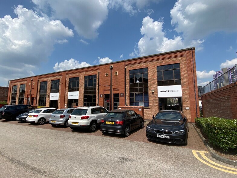 380 Chester Rd, Manchester à louer - Photo principale – Image 1 sur 43