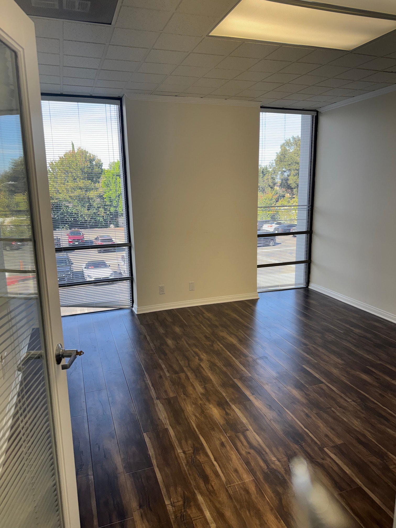 17337 Ventura Blvd, Encino, CA à louer Photo intérieure– Image 1 sur 4