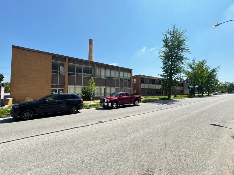 2138 Madison Ave, Toledo, OH à vendre - Photo de l’immeuble – Image 3 sur 11