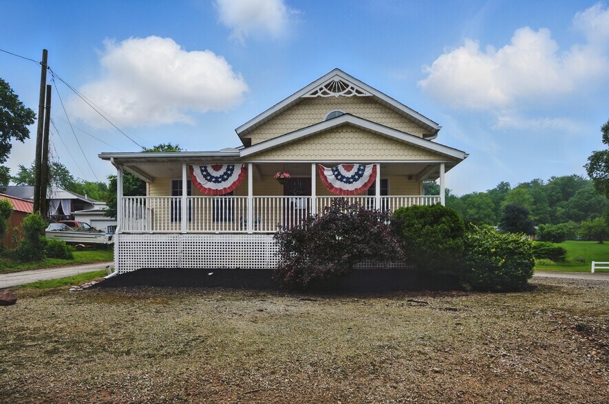 93 S Ohio St, Ashland, OH à vendre - Photo principale – Image 1 sur 22