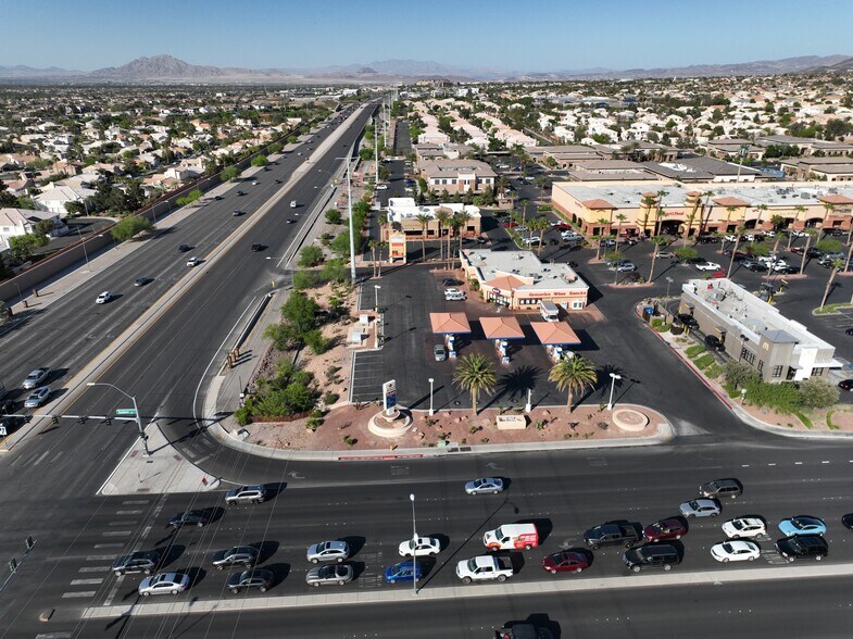 10000 S Eastern Ave, Henderson, NV à louer - Photo de l’immeuble – Image 3 sur 3