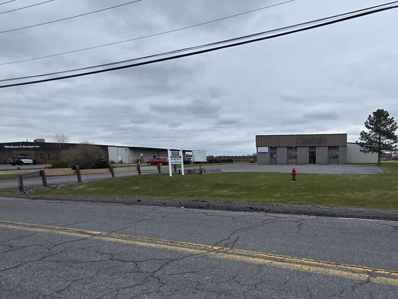 22672 Murrock Cir, Watertown, NY à vendre - Photo de l’immeuble – Image 3 sur 13