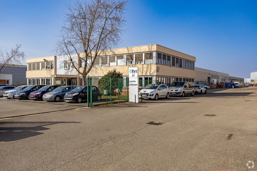 62 Avenue Du Progrès, Chassieu à louer - Photo principale – Image 1 sur 2