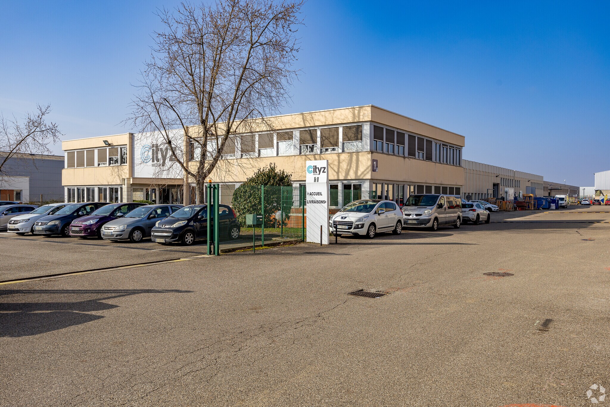 Bureau dans Chassieu à louer Photo principale– Image 1 sur 3