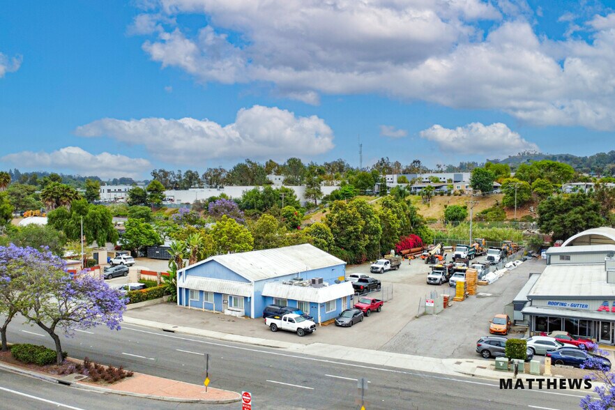 469 E Mission Rd, San Marcos, CA à louer - Photo de l’immeuble – Image 1 sur 2