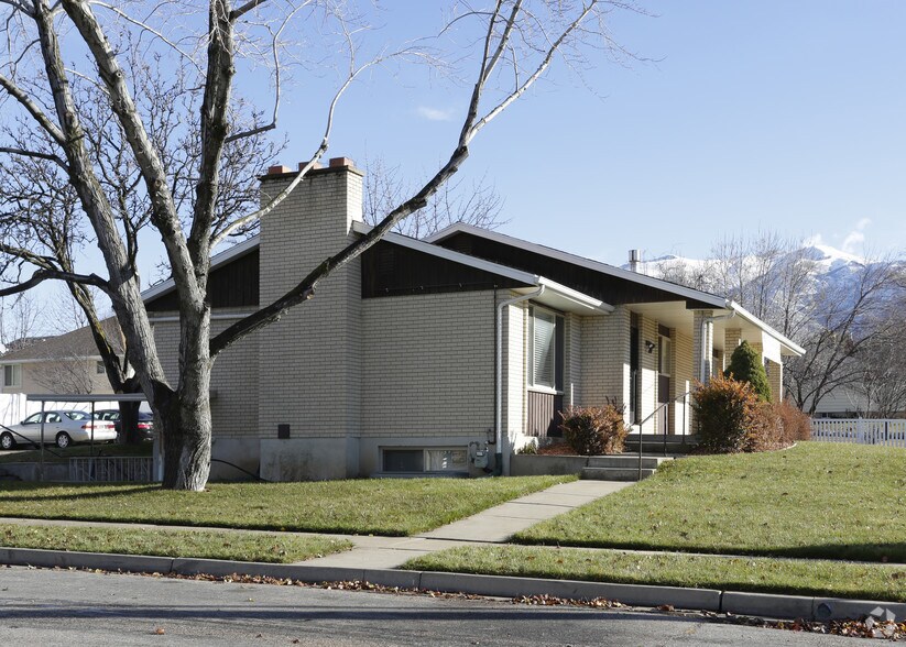 325 E Gordon Ave, Layton, UT à louer - Photo de l’immeuble – Image 3 sur 4
