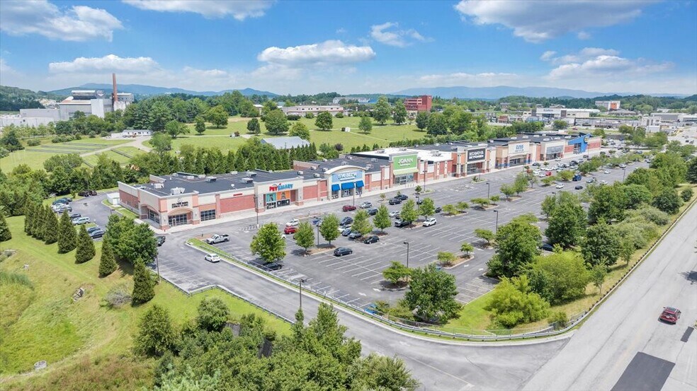 105-175 Shoppers Way, Christiansburg, VA à louer - Photo de l’immeuble – Image 2 sur 5