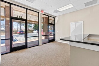 3441-3449 Seminole Trl, Charlottesville, VA à louer Photo intérieure– Image 1 sur 12
