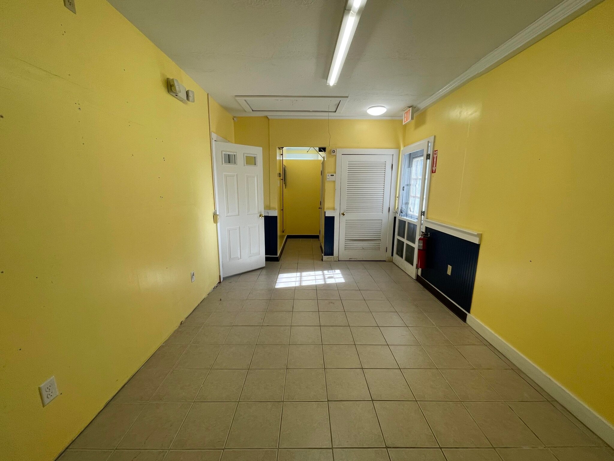 410 W Falmouth Hwy, Falmouth, MA à louer Photo intérieure– Image 1 sur 6