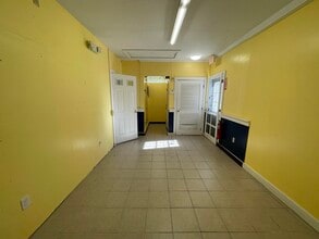 410 W Falmouth Hwy, Falmouth, MA à louer Photo intérieure– Image 1 sur 6