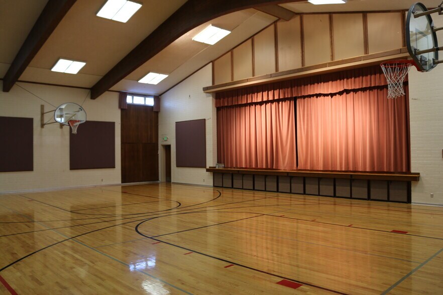 2301 Bengal blvd, Cottonwood Heights, UT à vendre - Photo principale – Image 1 sur 3