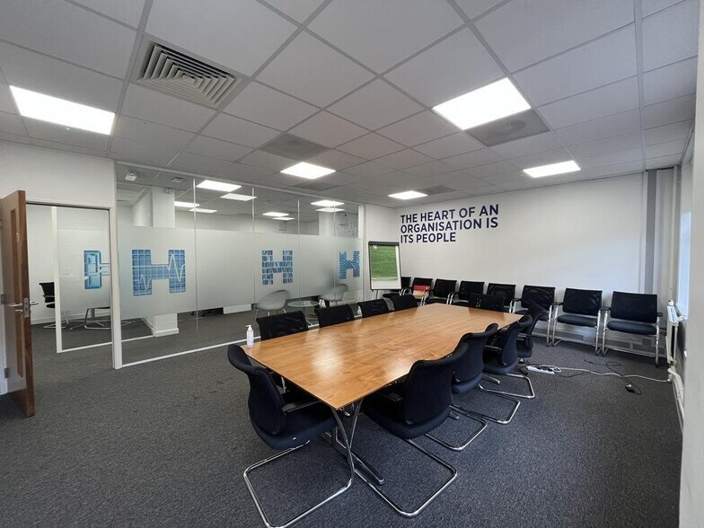 Waterloo Ln, Chelmsford à louer - Photo de l’immeuble – Image 3 sur 10