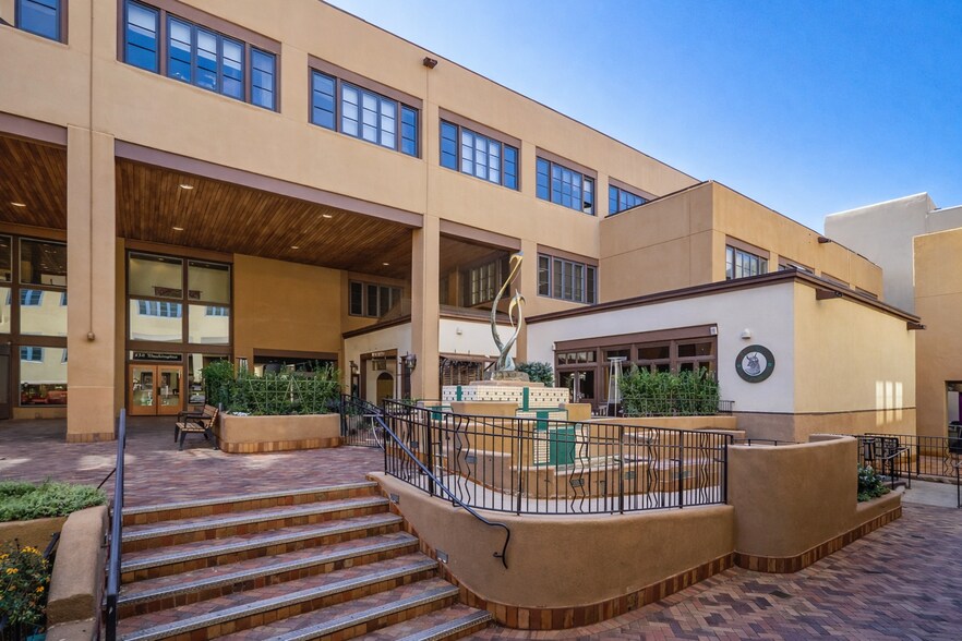 150 Washington Ave, Santa Fe, NM à louer - Photo de l’immeuble – Image 3 sur 16