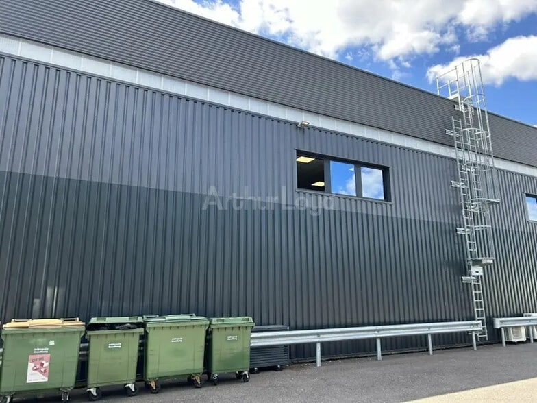 Local d'activités dans Heillecourt à vendre - Photo de l’immeuble – Image 2 sur 13