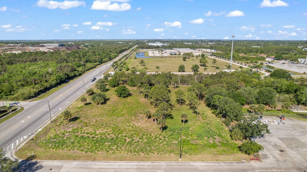 3400 Sarno Rd,, Melbourne, FL à vendre - Photo de l’immeuble – Image 3 sur 17