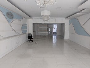 157-163 N La Cienega Blvd, Beverly Hills, CA à louer Photo intérieure– Image 2 sur 3