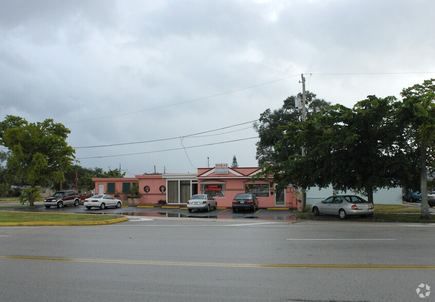 923-925 Old Federal Hwy, Hallandale Beach, FL à vendre - Photo de l’immeuble – Image 2 sur 2